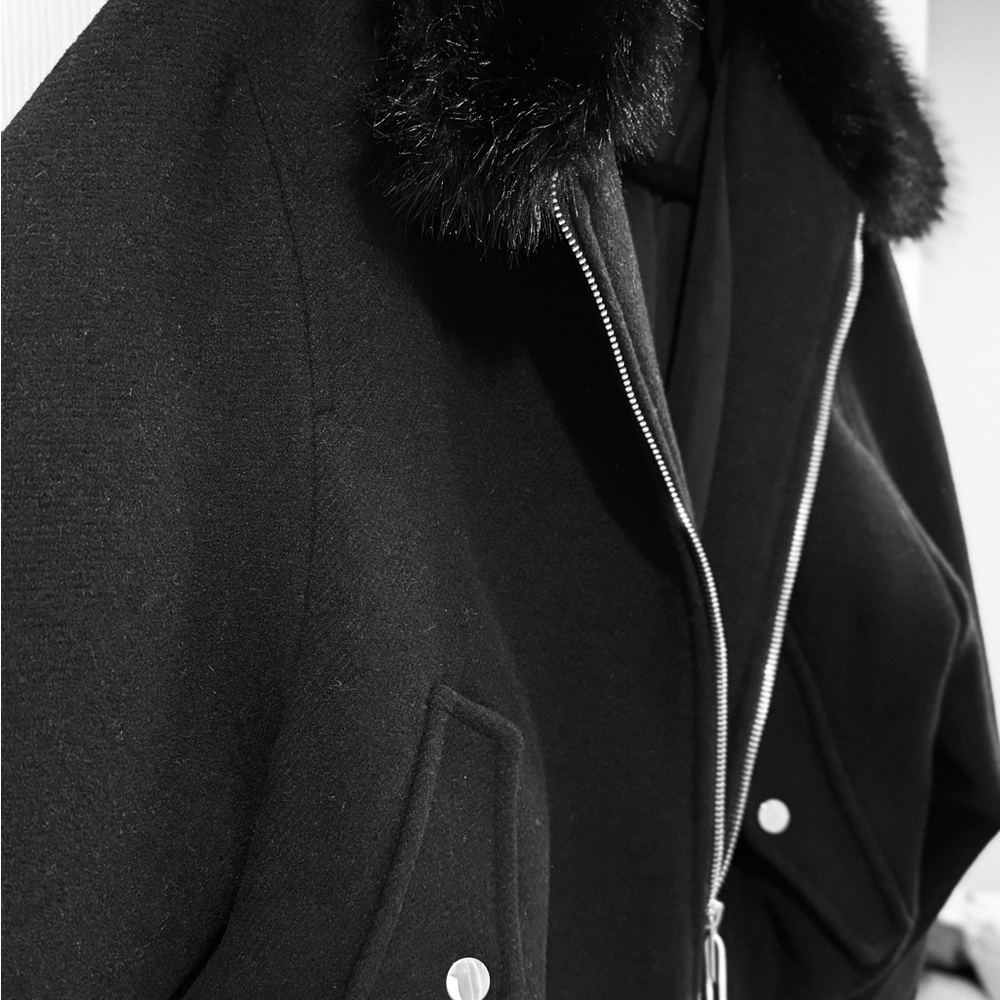 Zara Black Bomber Jacket with Faux-Fur Collar - Picture 4 of 9